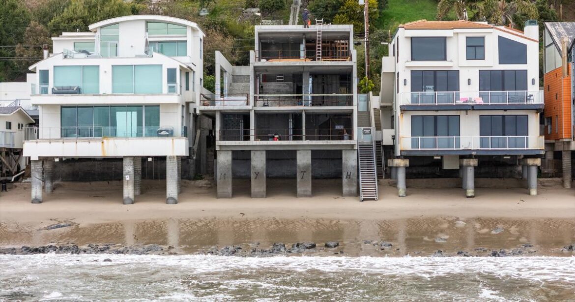 Urlhttps3a2f2fcalifornia times brightspot.s3.amazonaws.com2f5f2f6a2fdd953455448b87426729df98.jpeg