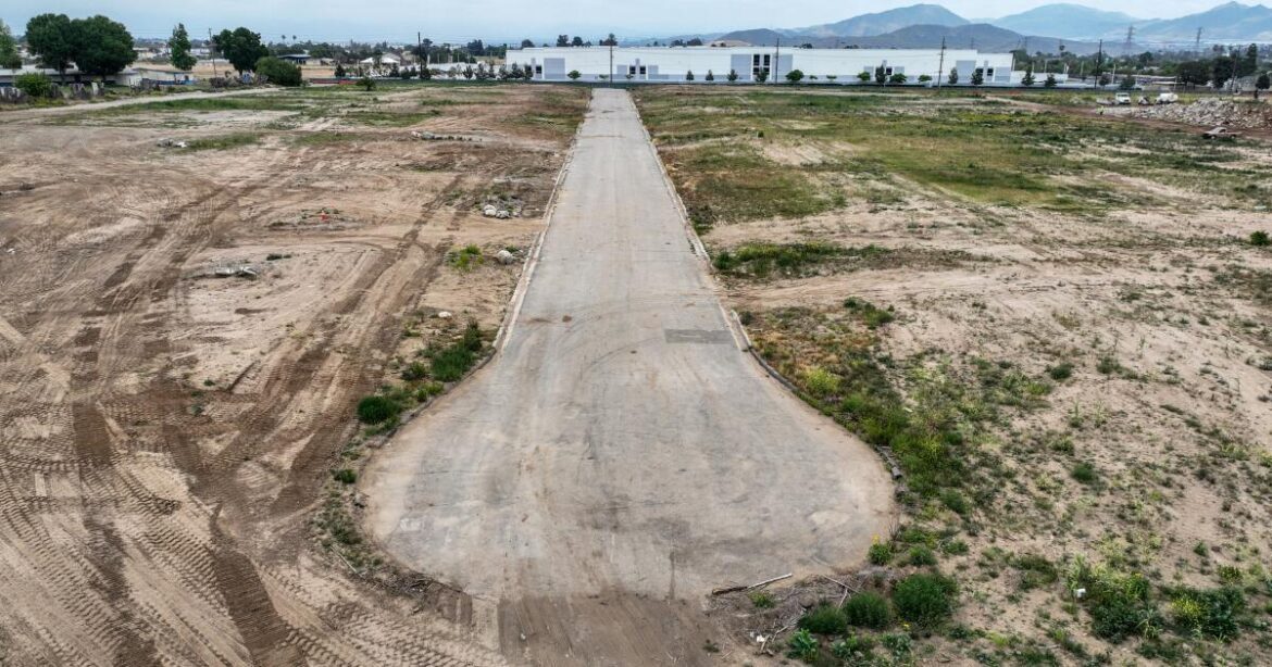 Urlhttps3a2f2fcalifornia times brightspot.s3.amazonaws.com2fdd2fe72f5b57549948929679a8d4f4b3.jpeg