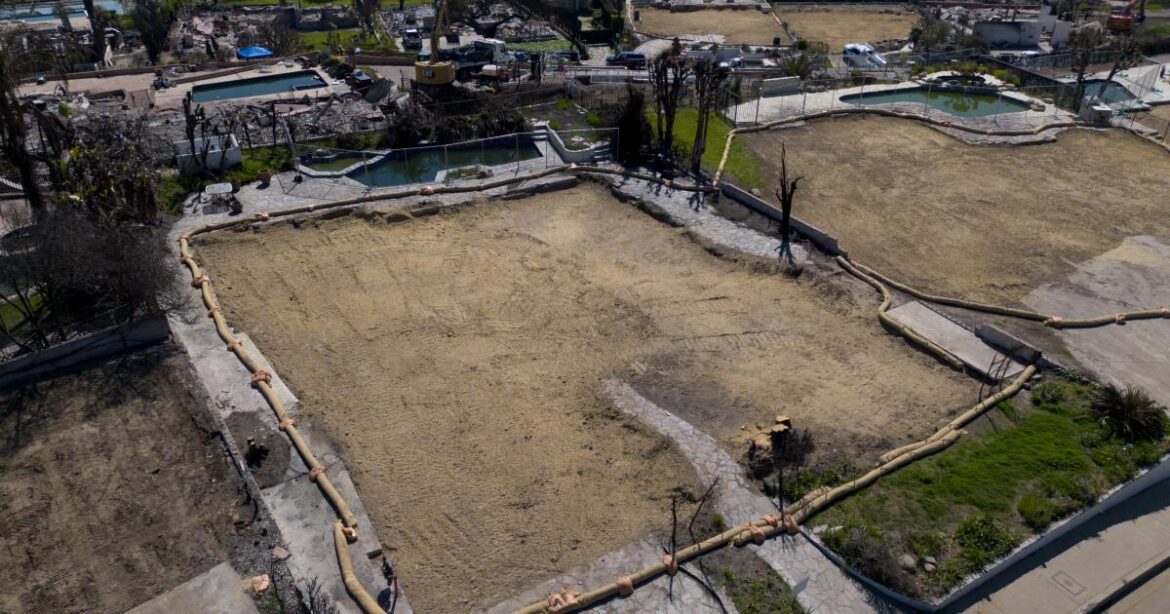 Urlhttps3a2f2fcalifornia times brightspot.s3.amazonaws.com2fb42f392f224bdeaa4947b10c65b06b26.jpeg