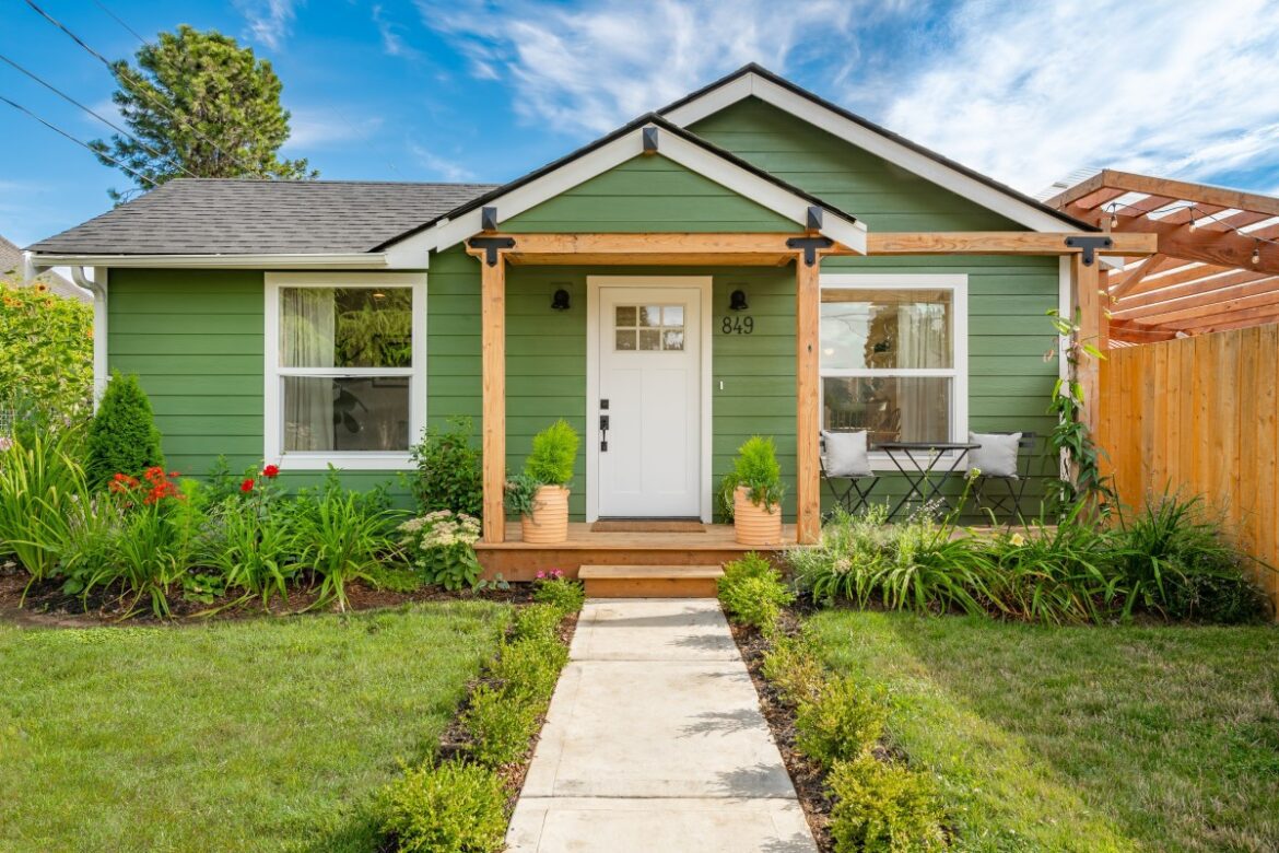 Green house shutterstock 2391626527.jpg