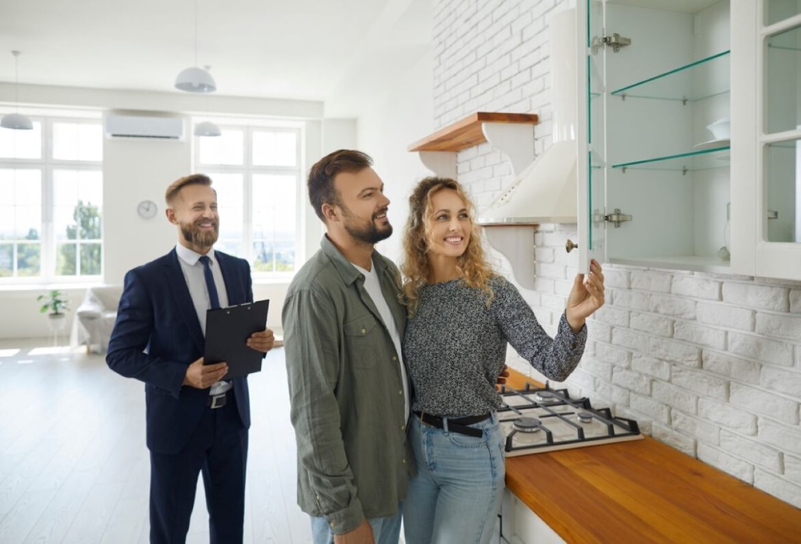 Waivinghomeinspection shutterstock 2093528332 1.jpg