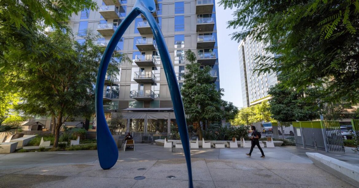 Urlhttps3a2f2fcalifornia times brightspot.s3.amazonaws.com2f622fd32f9fa3b5d1488ea5fa498f5fe0.jpeg