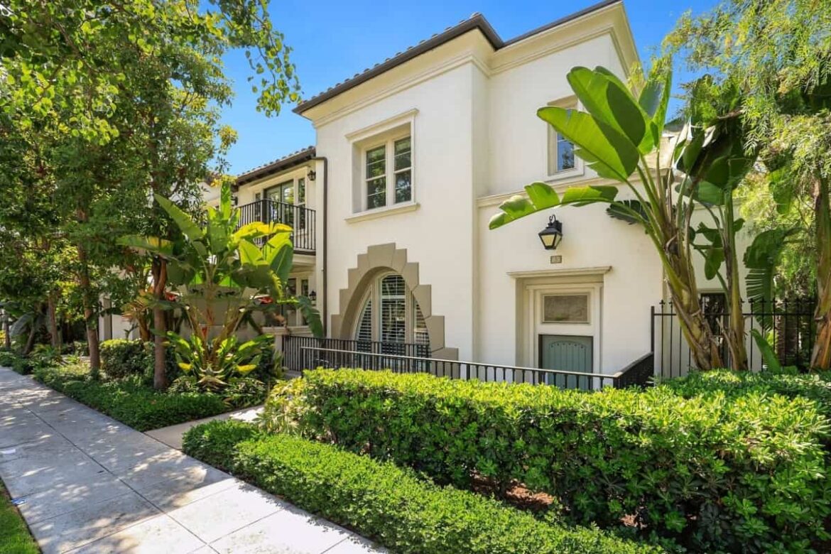 5 colonial style house.jpg