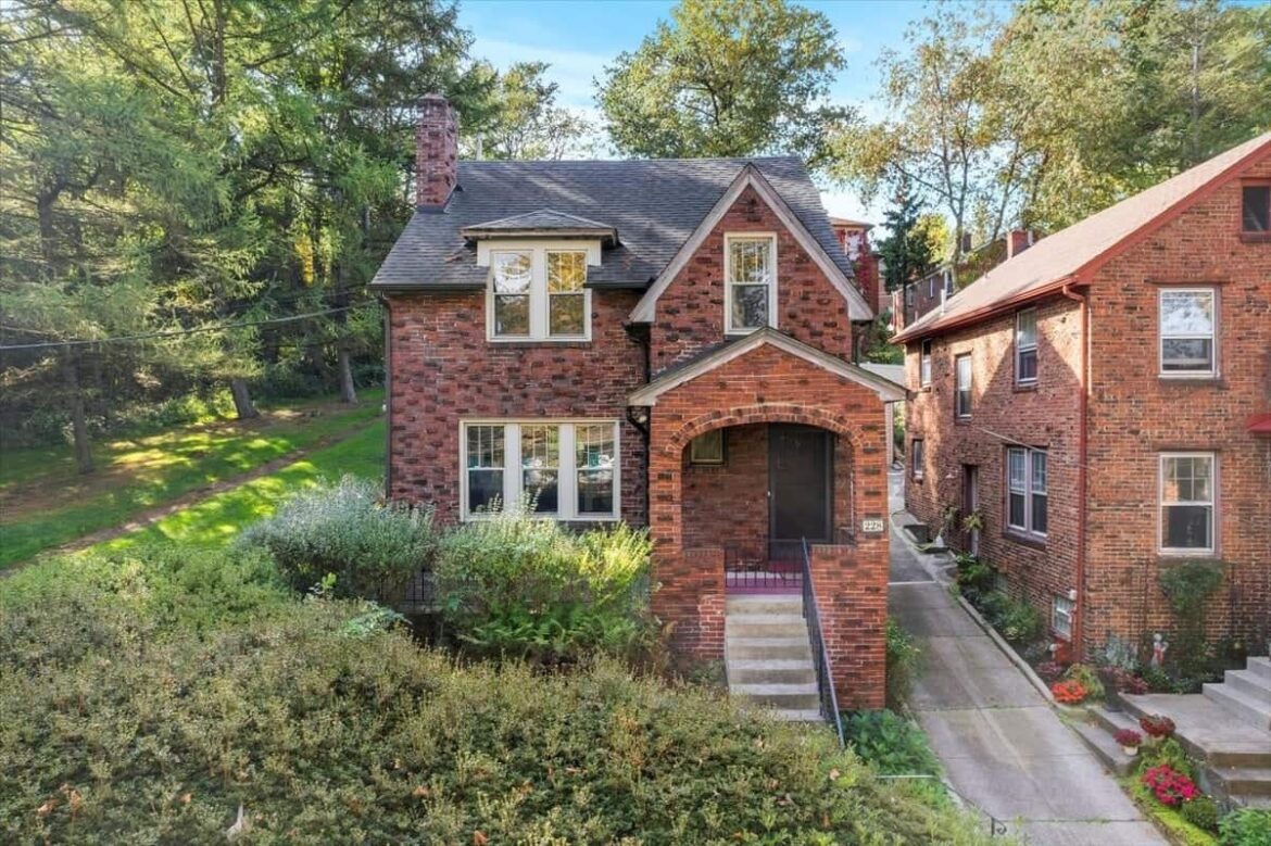 228 Oakview Ave Edgewood PA 15218.jpeg