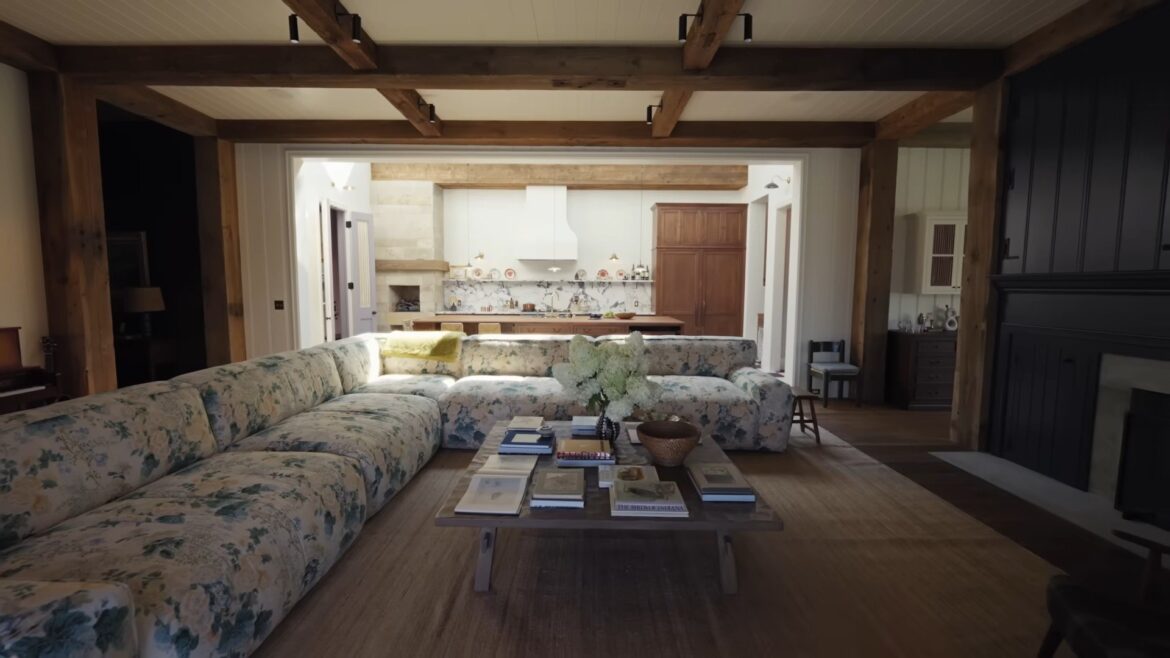 30100fa8237e0dbc66ef2e3e9ae27d6ew c953913364srd q80.jpg