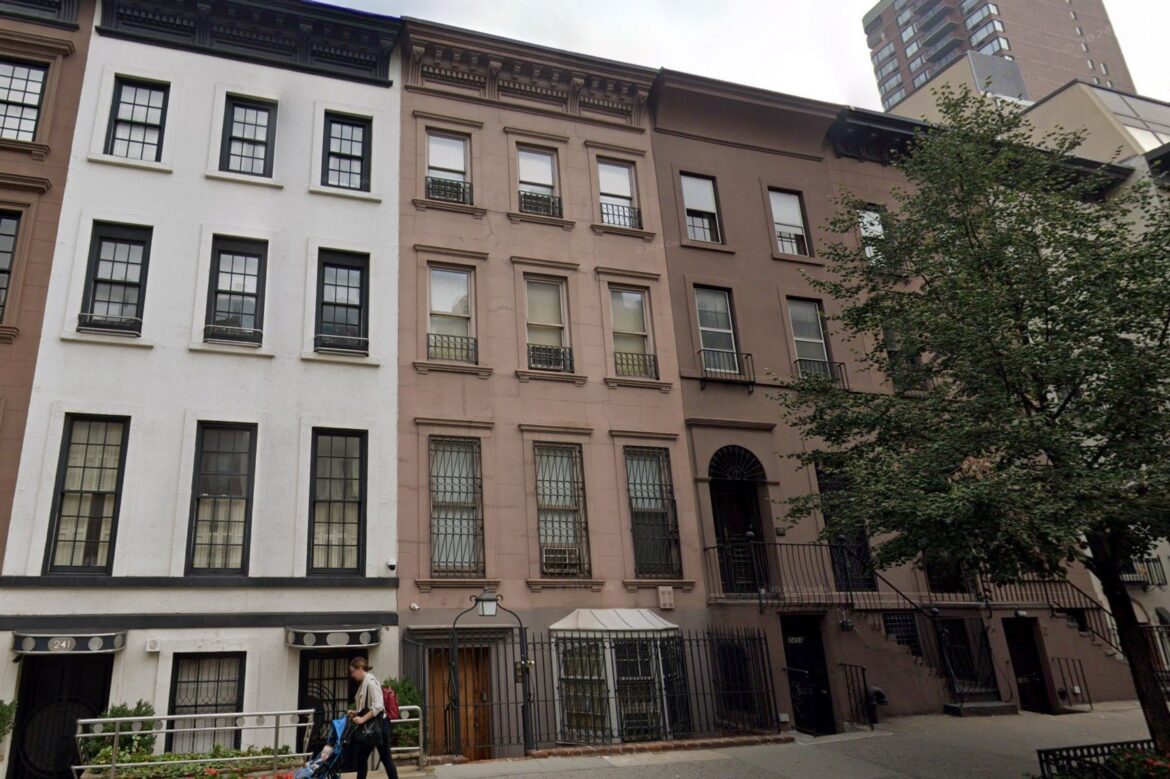 33294ba59d54a48fa1b832521abca30aw c4109632854srd q80.jpg