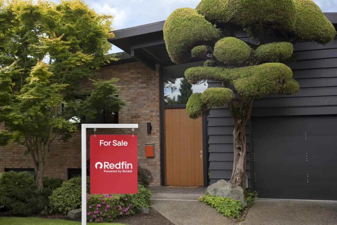 2021 Q2 YardSign 2515 W Smith St Seattle 180 Rocket scaled.jpg