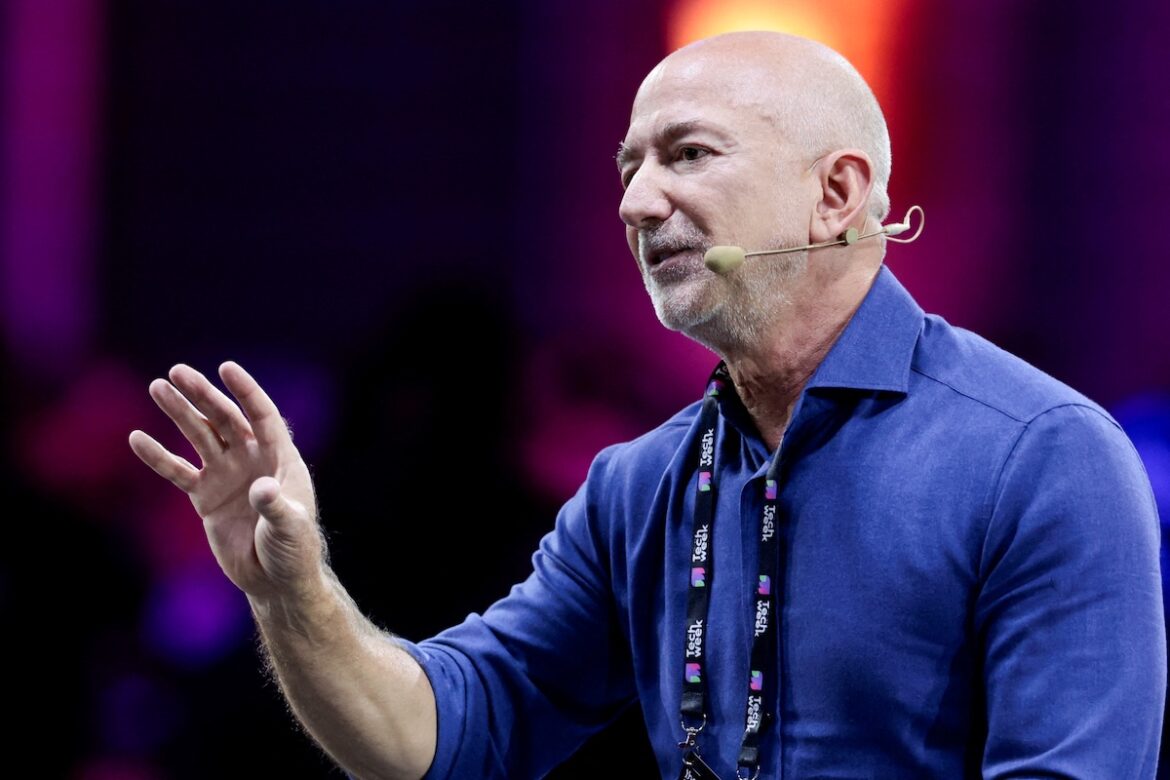 Jeff Bezos.jpg