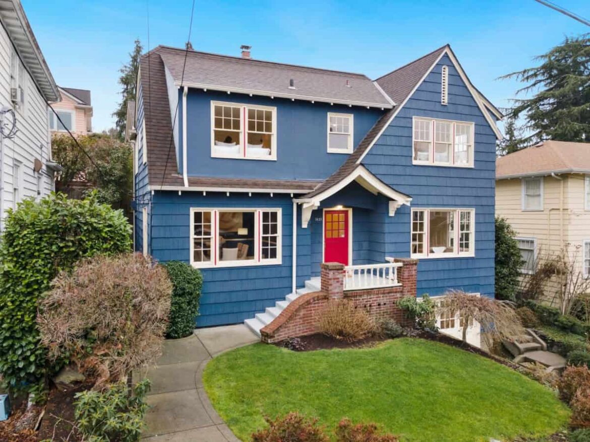 1627 21st Ave E.jpg
