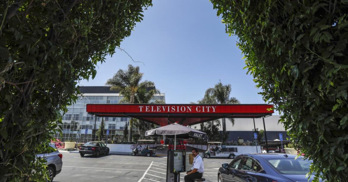 Urlhttps3A2F2Fcalifornia times brightspot.s3.amazonaws.com2F212F702F4f69daa84244a2c6bbf99f47.jpeg